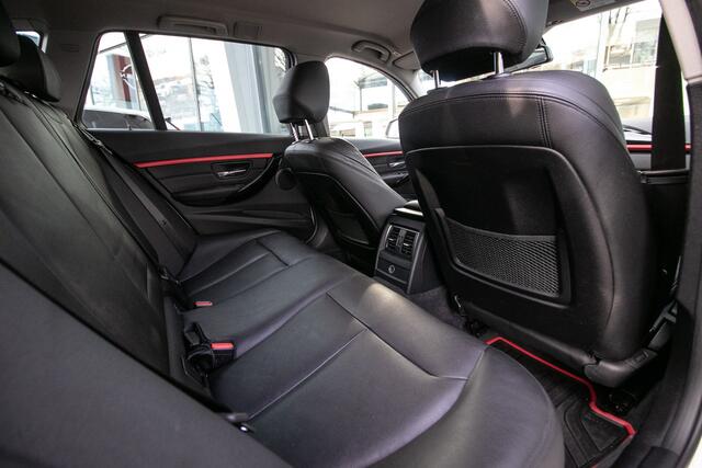 BMW 3-SERIE Touring 320i Corporate Lease High Executive automaat - Leder | Trekhaak wegkl. | Navi