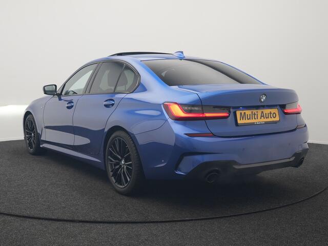 BMW 3-SERIE 318i M Sport Shadow 156pk Dealer O.H | Panodak | Alcantara Sportstoelen Verwarmd | Camera & Parkassist | Keyless | Hifi Audio | Apple Carplay | 18"L.M | Sfeerverlichting |