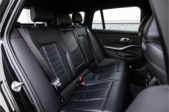 BMW 3-SERIE Touring 320i M Sport High Ex Camera / HiFi / Trekhaak / 19inch /