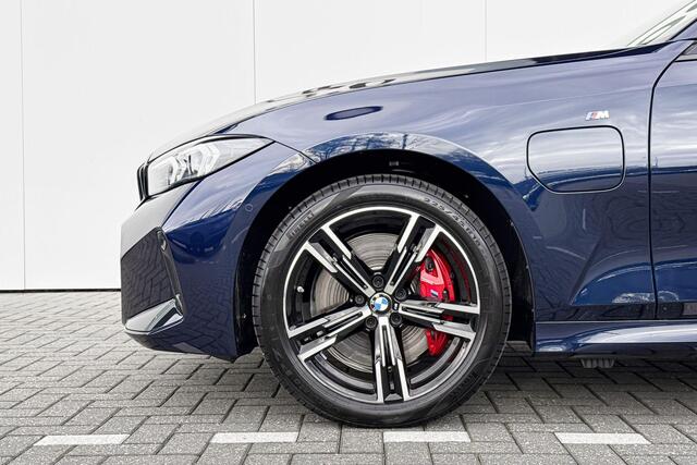 BMW 3-SERIE Sedan 330e M Sport Pro | Panoramadak