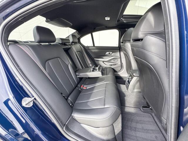 BMW 3-SERIE Sedan 330e M Sport Pro | Panoramadak
