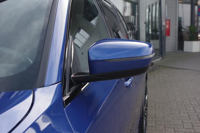 BMW 3-SERIE Touring 330e 293 PK xDrive M Sport Pro PHEV, Panoramadak, Kuipstoelen, Head-Up, Adap. Cruise Control