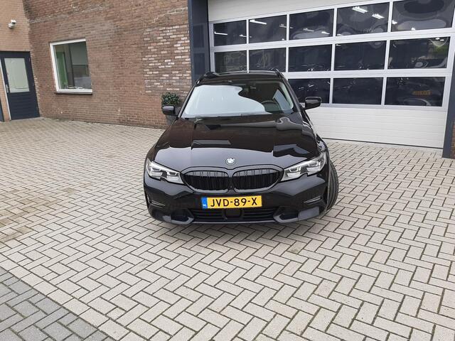 BMW 3-SERIE Touring 330e xDrive Trekhaak schadow line/sportline
