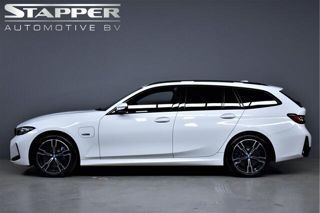 BMW 3-SERIE Touring 330e 292pk LCI M-Sport Eig. Dealer OH Virtual/Carplay/Head-Up/Led/Alcantara/Leer/Adap-Cruise/Lmv18"