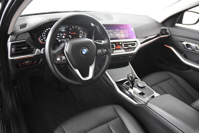 BMW 3-SERIE Touring *1ste Eigenaar*Navigatie*Leer*Stoelverwarming*Carplay* 318i