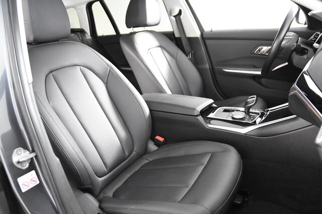 BMW 3-SERIE Touring *1ste Eigenaar*Navigatie*Leer*Stoelverwarming*Carplay* 318i