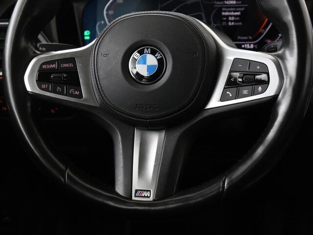 BMW 3-SERIE Touring 318i Sport Line | Sportstoelen | Half leder | Live Cockpit | Carplay | Navigatie | Sfeerverlichting | Parkeerhulp | Climate control | Bluetooth | Cruise control