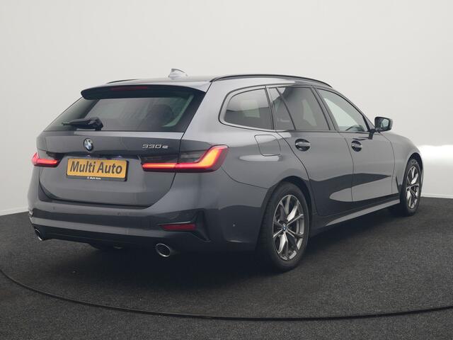 BMW 3-SERIE Touring 330e Sportline Plug In Hybrid 293pk Dealer O.H. PHEV | Trekhaak Af Fabriek | Panodak | Head Up | Adaptive Cruise | 360 Camera | Laser LED | Harman / Kardon | Lederen Sportstoelen Verwarmd | Stuur Verwarmd | Sfeerverlichting | Keyless |