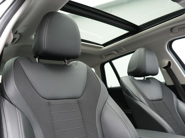 BMW 3-SERIE Touring 330e Sportline Plug In Hybrid 293pk Dealer O.H. PHEV | Trekhaak Af Fabriek | Panodak | Head Up | Adaptive Cruise | 360 Camera | Laser LED | Harman / Kardon | Lederen Sportstoelen Verwarmd | Stuur Verwarmd | Sfeerverlichting | Keyless |