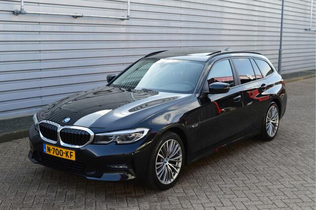 BMW 3-SERIE Touring 320e Business Edition Plus O.a: Pano, Haak, Stoelverw, PDC, Carplay, Navi, Etc. All-in prijs!