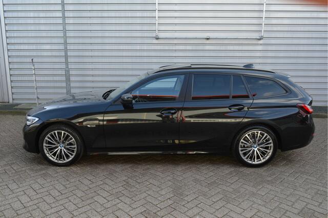 BMW 3-SERIE Touring 320e Business Edition Plus O.a: Pano, Haak, Stoelverw, PDC, Carplay, Navi, Etc. All-in prijs!