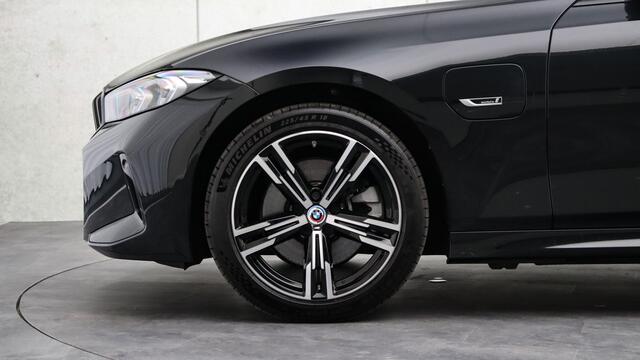 BMW 3-SERIE Touring 330e M-Sport | Facelift | Head-up | Stuurwielverwarming | Adaptieve Cruise Control | Shadow-Line