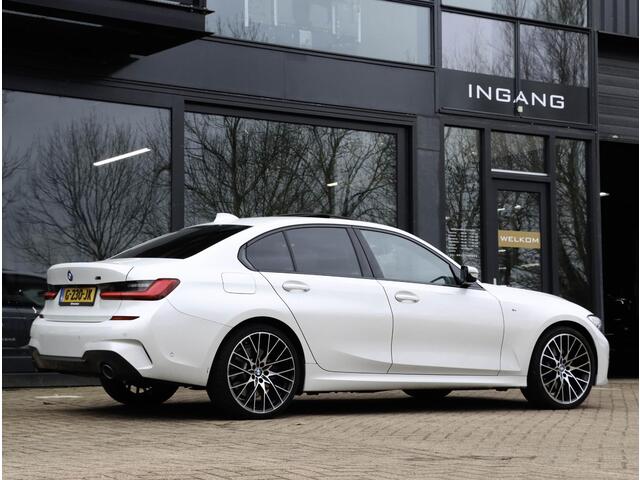 BMW 3-SERIE 330e eDrive Edition 292PK M Sport | Schuifdak | Camera