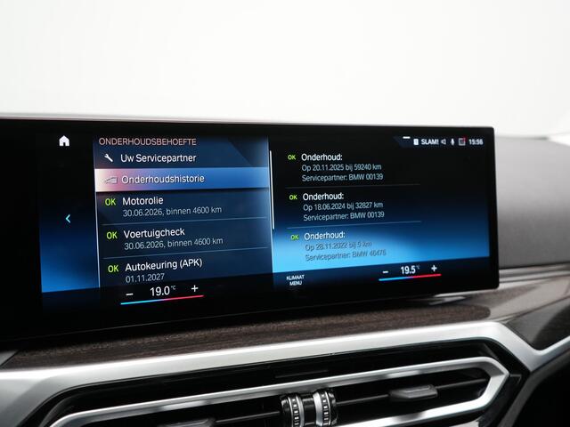 BMW 3-SERIE Touring 330e Luxury Line Plug In Hybrid Facelift 293pk Dealer O.H. PHEV | Trekhaak Af Fabriek | Panodak | Head Up | Camera | Harman / Kardon | Lederen Sportstoelen Memory & Verwarmd | Adaptive LED | Widescreen Navi | Stuur Verwarmd | Keyless | Blis | 18"L