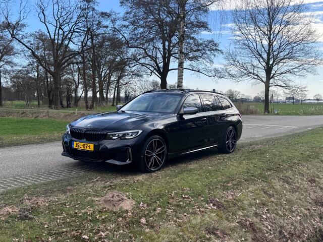 BMW 3-SERIE 318I MSPORT / PANO / 19INCH / 24DKM