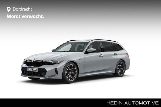BMW 3-SERIE Touring 330e M-Sport Pro | Panorama | 19" | Trekhaak | Harman Kardon