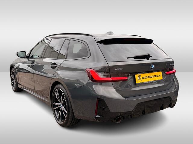 BMW 3-SERIE Touring 330e xDrive M-Sport / Opendak / ACC / HUD / Trekhaak