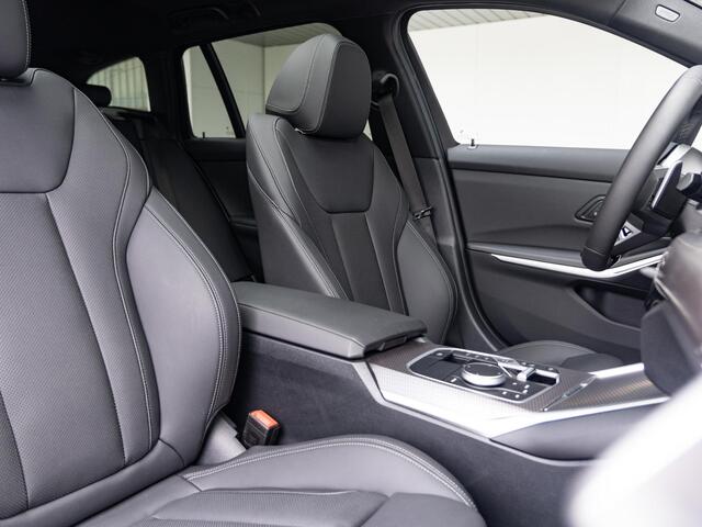 BMW 3-SERIE Touring 330e M Sportpakket | Comfort Pack | Panoramadak | Comfort Access | Achteruitrijcamera | 18'' | Trekhaak