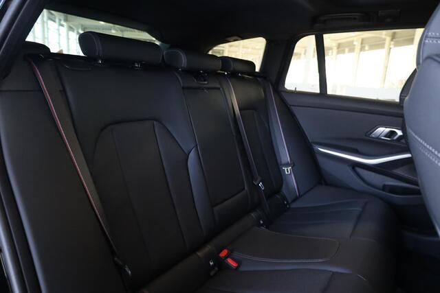 BMW 3-SERIE Touring 330e M Sport Pro| Panoramadak | Harman Kardon | Trekhaak | Head-Up Display