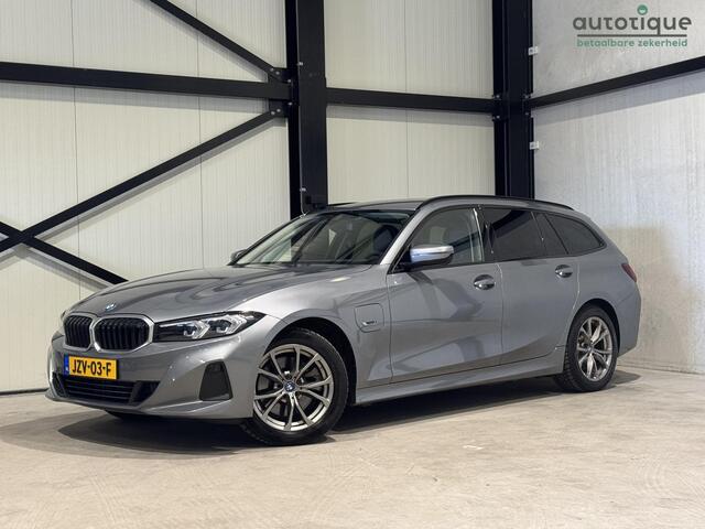 BMW 3-SERIE Touring 320e Aut. | Nieuw model | shadow-line | sfeer | sportzetels | led |