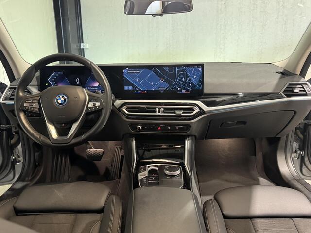 BMW 3-SERIE Touring 320e Aut. | Nieuw model | shadow-line | sfeer | sportzetels | led |