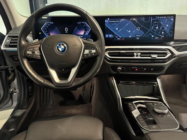 BMW 3-SERIE Touring 320e Aut. | Nieuw model | shadow-line | sfeer | sportzetels | led |