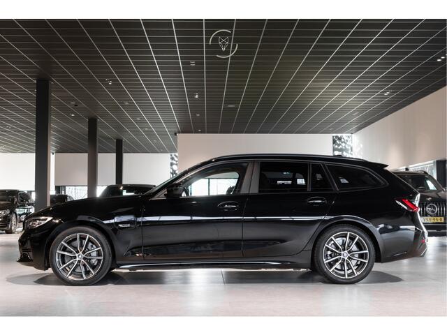BMW 3-SERIE Touring 330e Advanced Keyless|Assistentiepakket|Sportstoelen|HUD|18"|Live Cockpit Pro|Hifi|Leder|LED