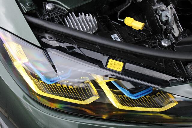 BMW 3-SERIE Touring M3 xDrive Competition High Executive Automaat / M Drive Professional / M Carbon kuipstoelen / M Carbon-keramische remmen / Laserlight / M Adaptief onderstel