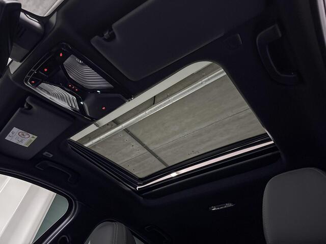 BMW 3-SERIE Sedan 330e | M-Sport Pro | Comfort Pack | Driving Assistant | Active Cruise Control | Hifi System | Schuif-/kanteldak | Comfort Access