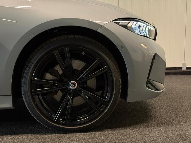 BMW 3-SERIE Touring 330e xDrive M Sport Panodak HUD Trekhaak Harman Kardon Camera ACC Brooklyngrau