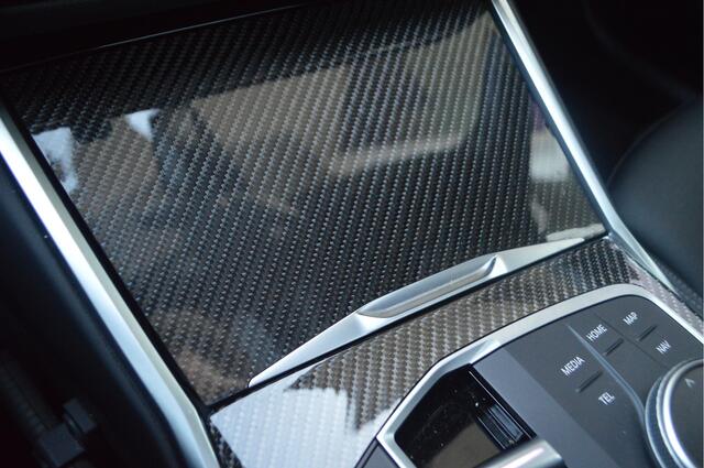 BMW 3-SERIE 320e M Sport Automaat / Trekhaak / Schuif-kanteldak / Sportstoelen / M Adaptief onderstel / Achteruitrijcamera / Adaptieve LED