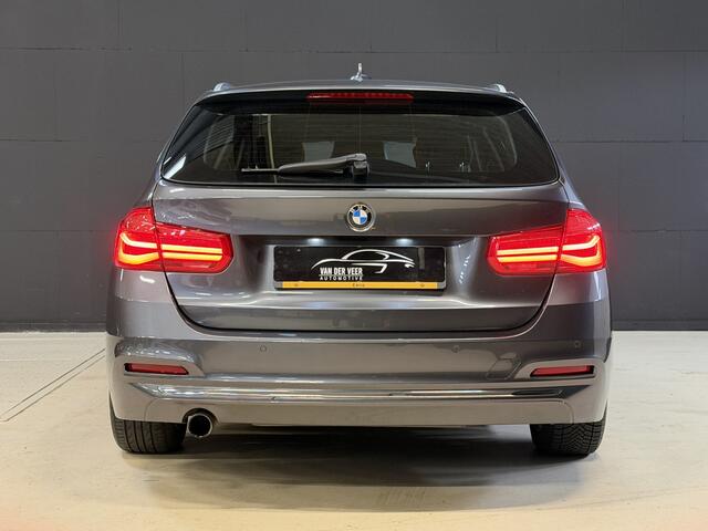 BMW 3-SERIE Touring 318i High Executive Automaat | Leder | Stoelverwarming | Full LED | Navi | PDC V+A