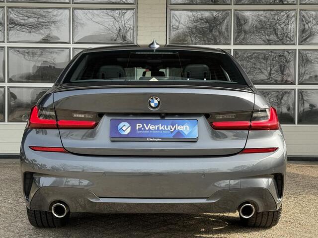BMW 3-SERIE 320i M SPORT PLUS | PANORAMA | 19 INCH | HEAD UP | LEDER |