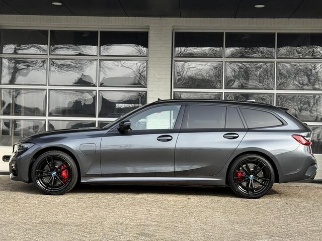 BMW 3-SERIE Touring 330e xDrive M SPORT | PANORAMA | SPORTREMMEN | HEAD UP | 19 INCH | ADAPT. ONDERSTEL |