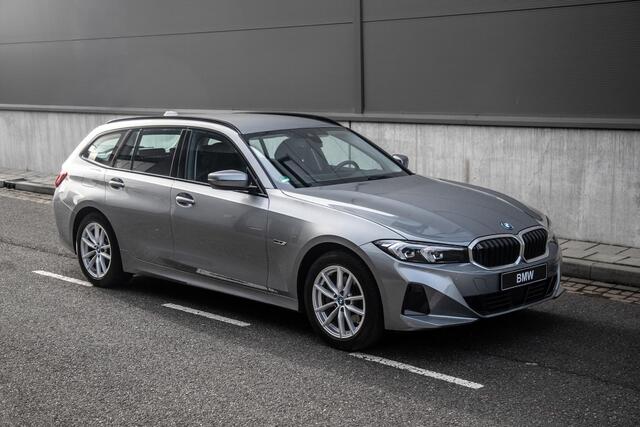 BMW 3-SERIE Touring 330e xDrive | Facelift | Driving Assistant | ACC | Elek. Trekhaak | Sportstoelen