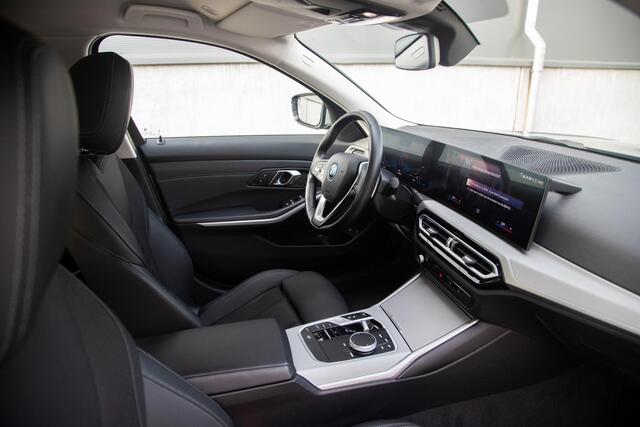 BMW 3-SERIE Touring 330e xDrive | Facelift | Driving Assistant | ACC | Elek. Trekhaak | Sportstoelen
