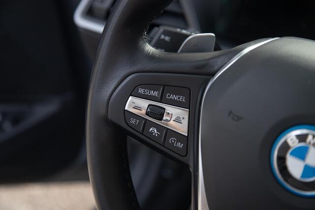 BMW 3-SERIE Touring 330e xDrive | Facelift | Driving Assistant | ACC | Elek. Trekhaak | Sportstoelen