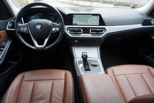 BMW 3-SERIE 320i High Exec.Individual/Dealeronderhouden/ Trekhaak wegklapbaar