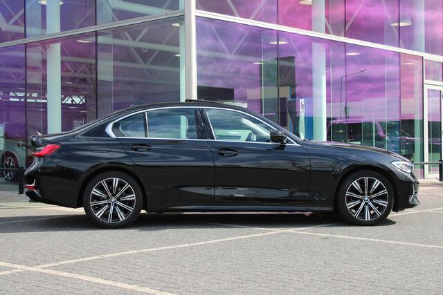 BMW 3-SERIE 320i High Executive Automaat / Schuif-kanteldak / Comfort Access / Head-Up / Cruise Control / Parking Assistant Plus