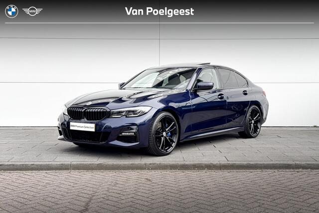 BMW 3-SERIE Sedan 318i Business Edition Plus | M-Sport Pro | Schuifkanteldak |