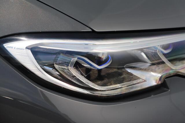 BMW 3-SERIE Touring 330e Business Edition Plus 292PK Black Pack Individual Automaat Trekhaak Sportstoelen Leder 18 inch Laser LED Navigatie Carplay Clima Cruise Stoelverwarming SOH 92%