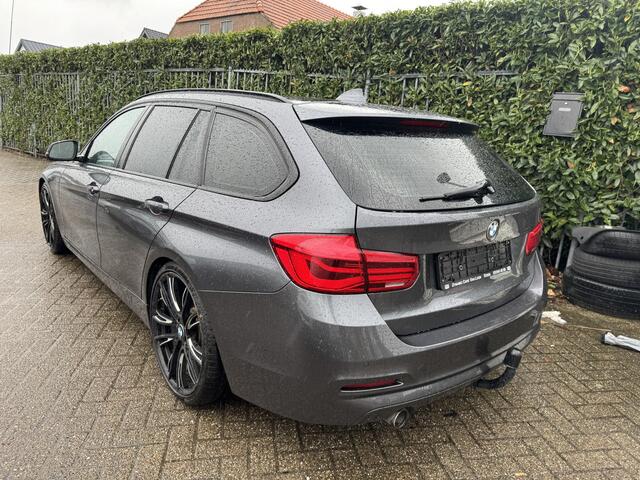 BMW 3-SERIE Touring 320d Automaat | Clima | Navi | Trekhaak | - Belgian license plate