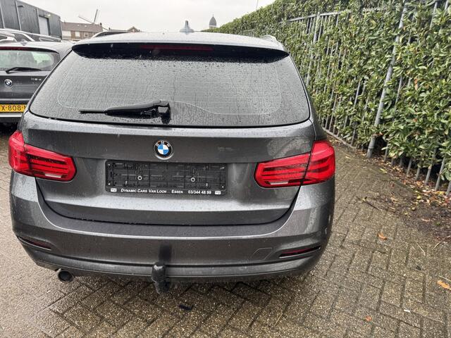 BMW 3-SERIE Touring 320d Automaat | Clima | Navi | Trekhaak | - Belgian license plate