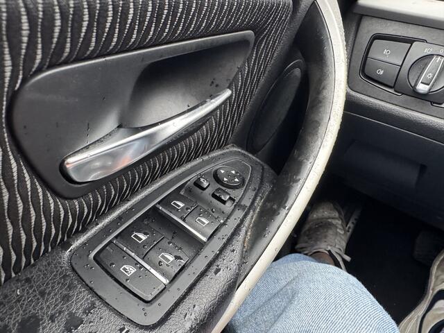 BMW 3-SERIE Touring 320d Automaat | Clima | Navi | Trekhaak | - Belgian license plate