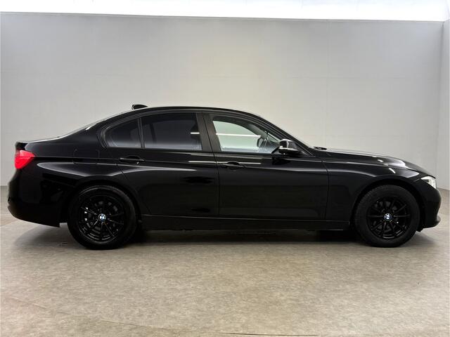BMW 3-SERIE 318i Executive Shadow Line | LED | Clima | Cruise | Navigatie | Parkeersens. | Stoelverw. | NAP