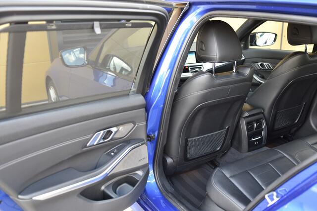 BMW 3-SERIE Touring M340i xDrive High Executive * Harman / Kardon * Sfeerverlichting * Laserlicht * 1e Eigenaar * Dealeronderhouden *