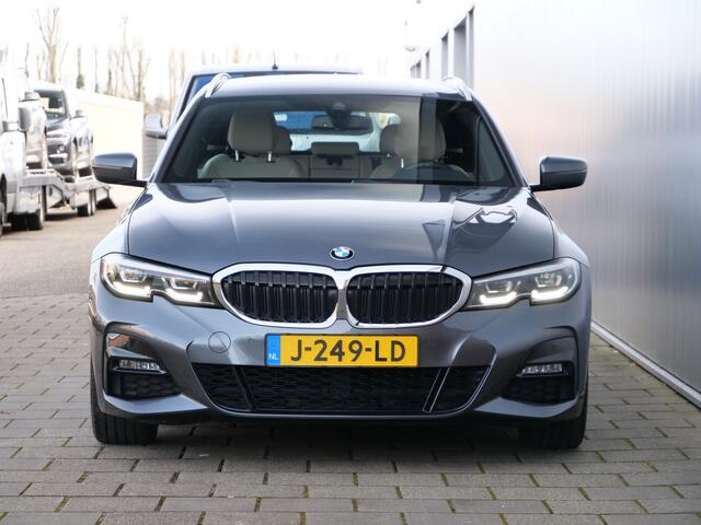 BMW 3-SERIE Touring 320d High Executive Edition M-sport Automaat Camera / Stoelverwarming / 18 Inch