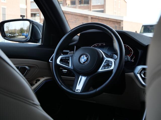 BMW 3-SERIE Touring 320d High Executive Edition M-sport Automaat Camera / Stoelverwarming / 18 Inch