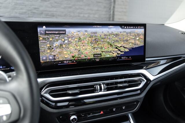 BMW 3-SERIE Touring 330e | Head-Up | Trekhaak | Sportleder | Camera | Comfort Access | Memory