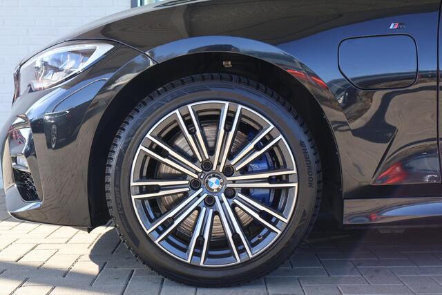 BMW 3-SERIE 330e High Executive | M Sport | Harman Kardon | Driving Assistant Professional | Stoel & Stuurverwarming